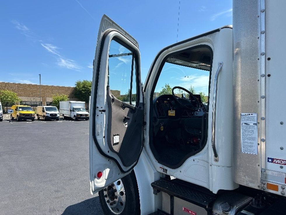 Medium Duty Box Truck-Light and Medium Duty Trucks-Freightliner-2019-M2-Sterling-VA-86,792\n\t\tmiles-$ 57,500 - Image 15