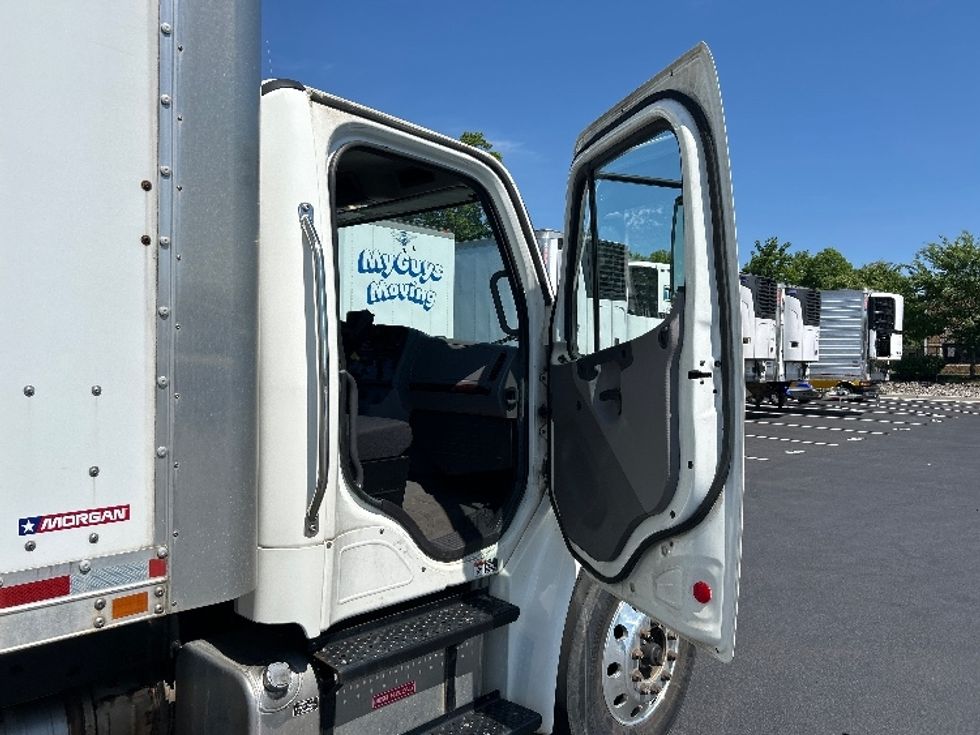Medium Duty Box Truck-Light and Medium Duty Trucks-Freightliner-2019-M2-Sterling-VA-86,792\n\t\tmiles-$ 57,500 - Image 19