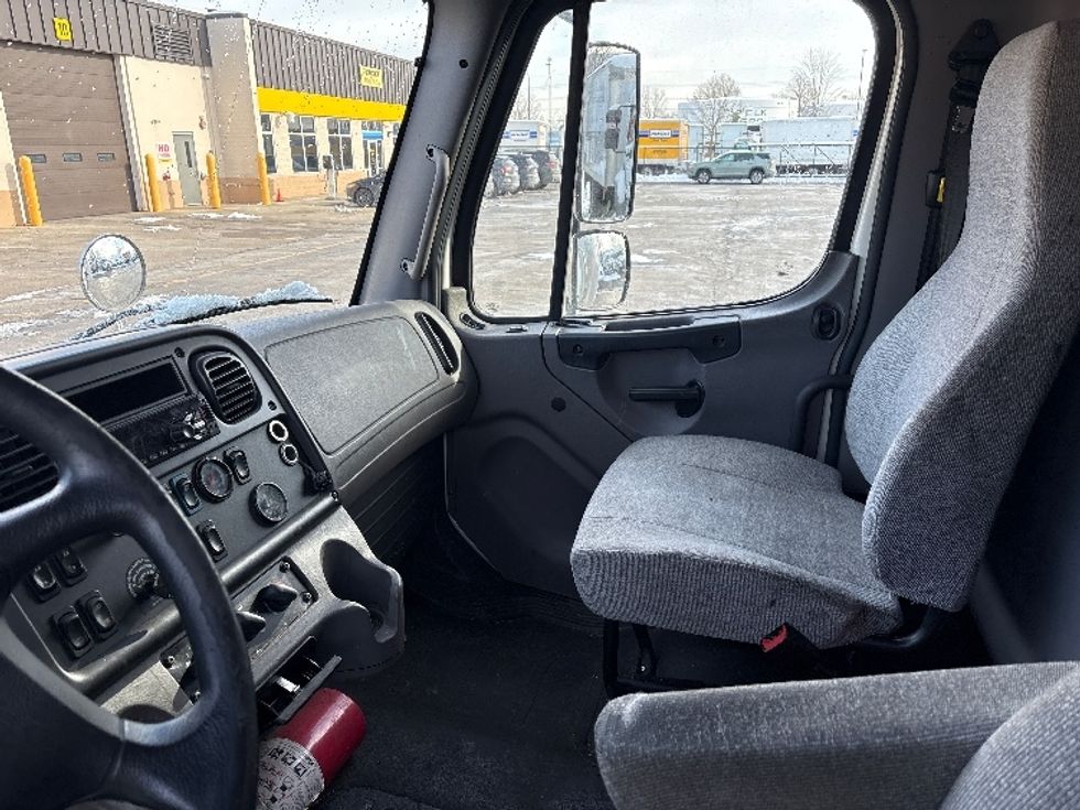 Medium Duty Box Truck-Light and Medium Duty Trucks-Freightliner-2019-M2-Sturtevant-WI-136,841\n\t\tmiles-$ 47,750 - Image 19