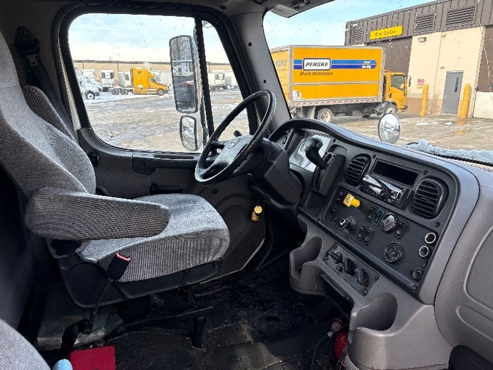 Medium Duty Box Truck-Light and Medium Duty Trucks-Freightliner-2019-M2-Sturtevant-WI-136,841\n\t\tmiles-$ 47,750 - Image 22