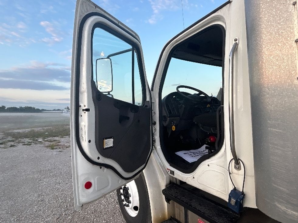 Medium Duty Box Truck-Light and Medium Duty Trucks-Freightliner-2019-M2-Sturtevant-WI-155,429\n\t\tmiles-$ 49,750 - Image 16