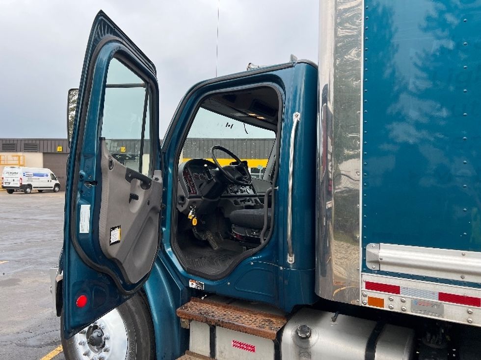 Medium Duty Box Truck-Light and Medium Duty Trucks-Freightliner-2019-M2-Sturtevant-WI-157,168\n\t\tmiles-$ 43,000 - Image 16