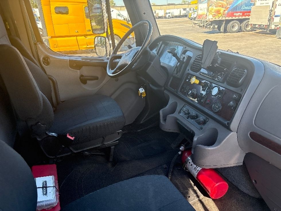 Medium Duty Box Truck-Light and Medium Duty Trucks-Freightliner-2019-M2-Sturtevant-WI-157,168\n\t\tmiles-$ 43,000 - Image 22