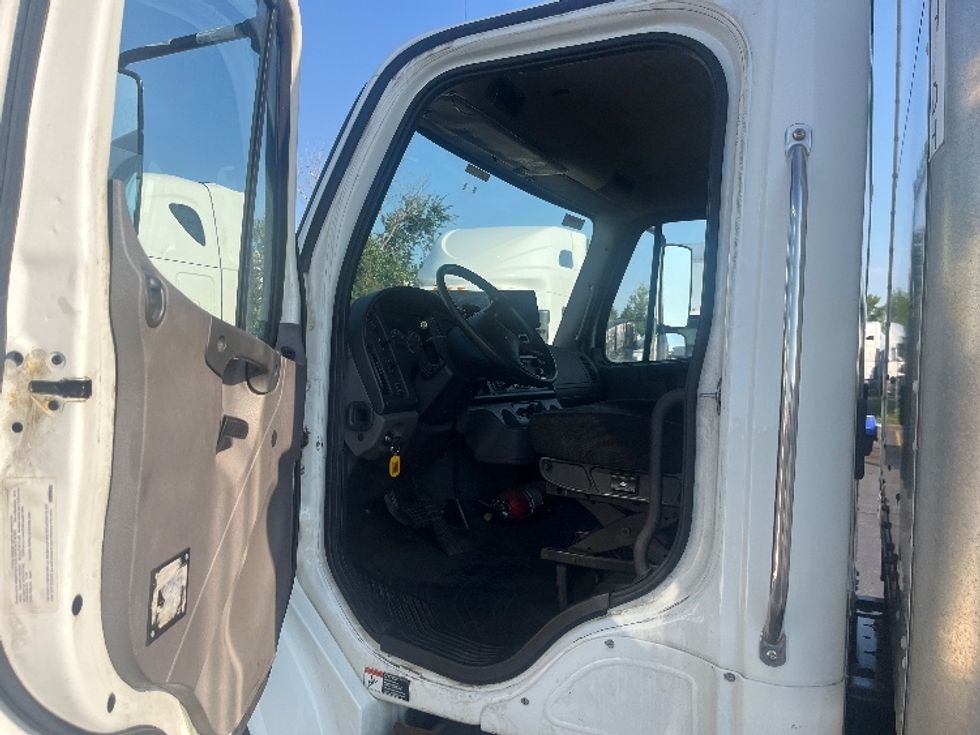 Medium Duty Box Truck-Light and Medium Duty Trucks-Freightliner-2019-M2-Sturtevant-WI-174,492\n\t\tmiles-$ 47,000 - Image 16