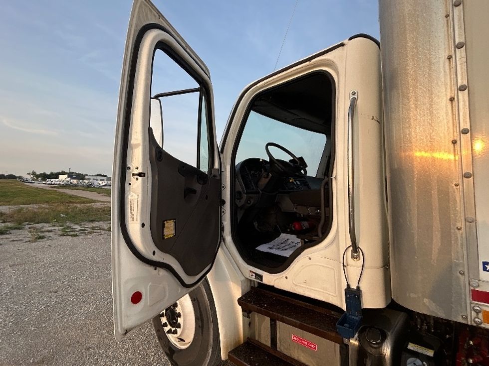 Medium Duty Box Truck-Light and Medium Duty Trucks-Freightliner-2019-M2-Sturtevant-WI-184,955\n\t\tmiles-$ 45,250 - Image 16