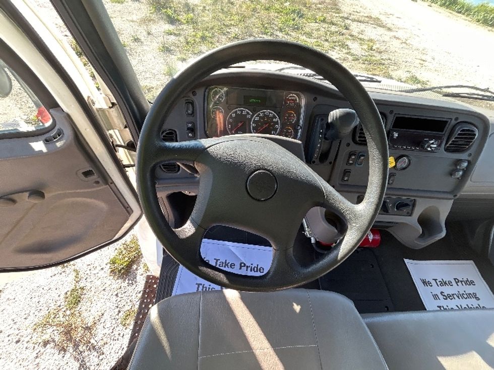 Medium Duty Box Truck-Light and Medium Duty Trucks-Freightliner-2019-M2-Sturtevant-WI-23,758\n\t\tmiles-$ 58,500 - Image 17