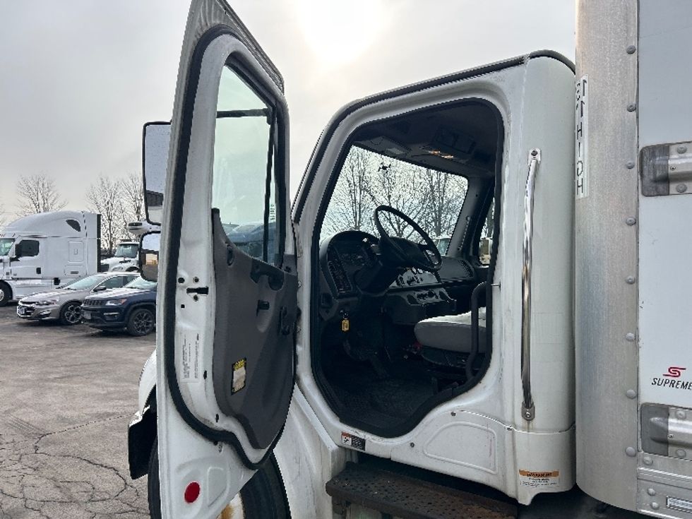 Medium Duty Box Truck-Light and Medium Duty Trucks-Freightliner-2019-M2-Sturtevant-WI-319,640\n\t\tmiles-$ 28,750 - Image 16