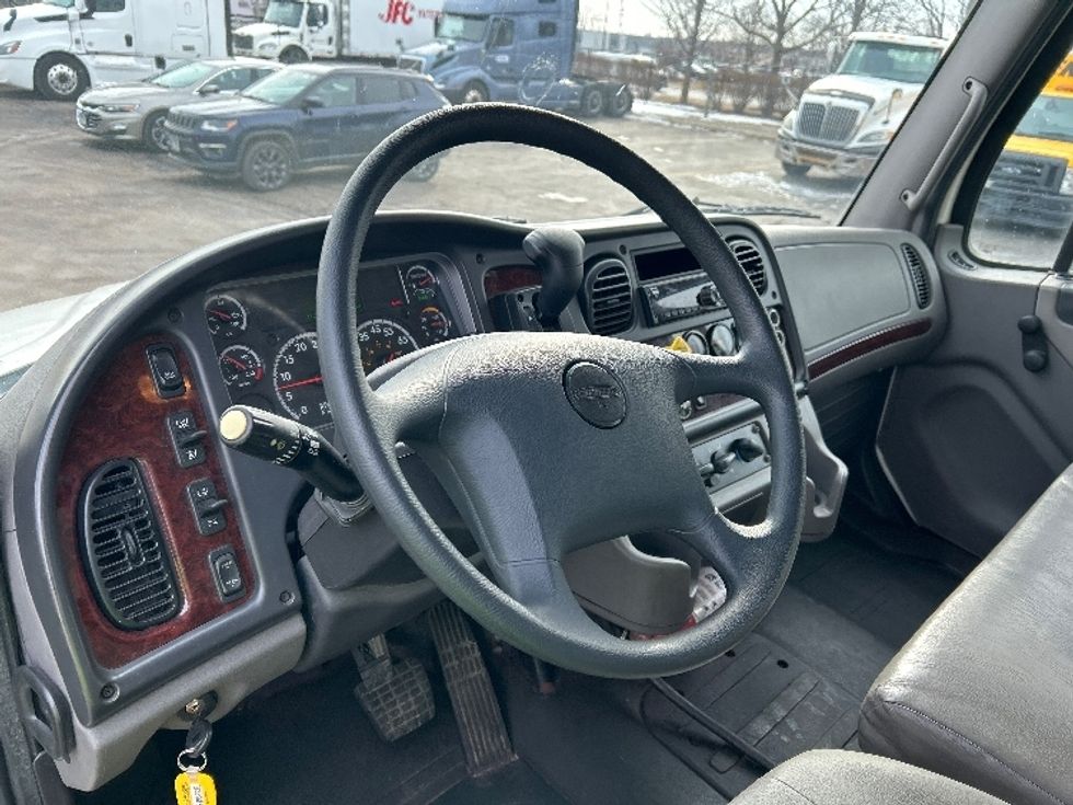 Medium Duty Box Truck-Light and Medium Duty Trucks-Freightliner-2019-M2-Sturtevant-WI-319,640\n\t\tmiles-$ 28,750 - Image 17