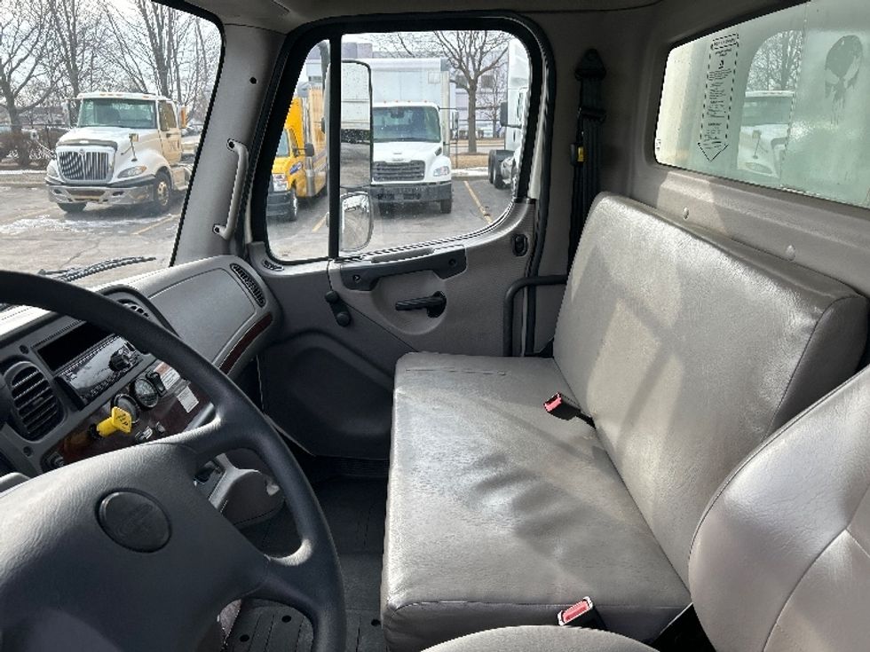 Medium Duty Box Truck-Light and Medium Duty Trucks-Freightliner-2019-M2-Sturtevant-WI-319,640\n\t\tmiles-$ 28,750 - Image 19