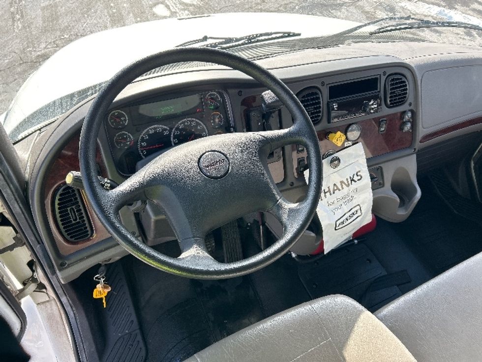 Medium Duty Box Truck-Light and Medium Duty Trucks-Freightliner-2019-M2-Sturtevant-WI-4,946\n\t\tmiles-$ 56,750 - Image 16