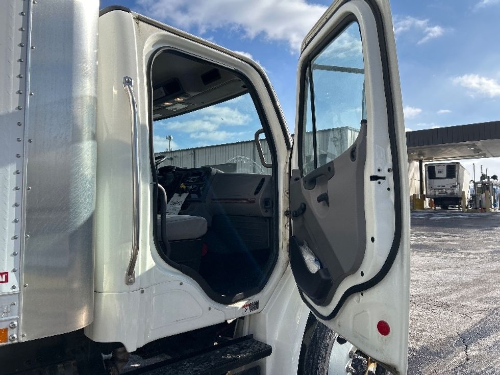 Medium Duty Box Truck-Light and Medium Duty Trucks-Freightliner-2019-M2-Sturtevant-WI-4,946\n\t\tmiles-$ 56,750 - Image 19