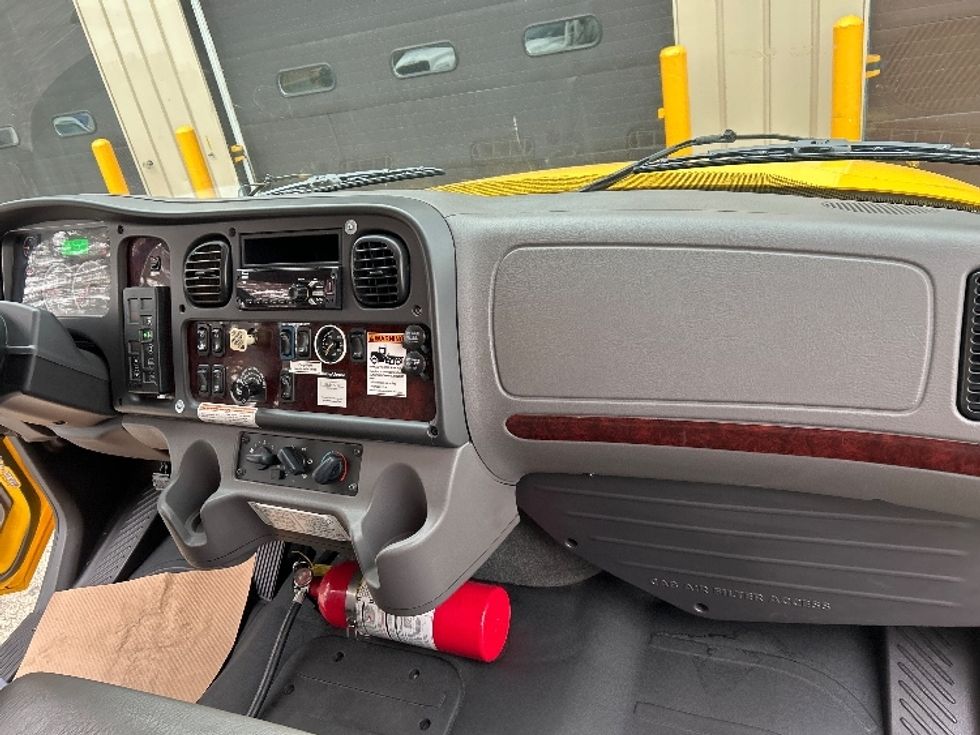 Medium Duty Box Truck-Light and Medium Duty Trucks-Freightliner-2019-M2-Surrey-BC-165,459\n\t\tkm-$ 74,750 - Image 21