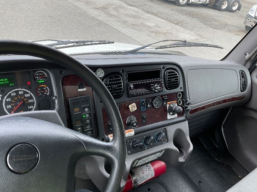 Medium Duty Box Truck-Light and Medium Duty Trucks-Freightliner-2019-M2-Surrey-BC-259,584\n\t\tkm-$ 66,750 - Image 18