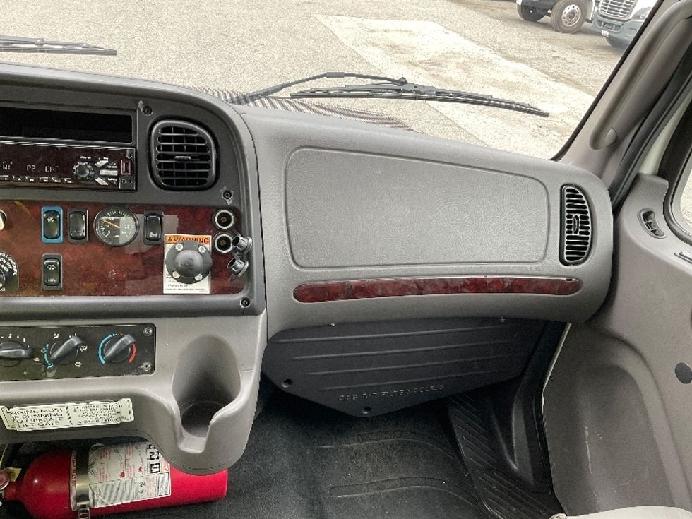 Medium Duty Box Truck-Light and Medium Duty Trucks-Freightliner-2019-M2-Surrey-BC-259,584\n\t\tkm-$ 66,750 - Image 21