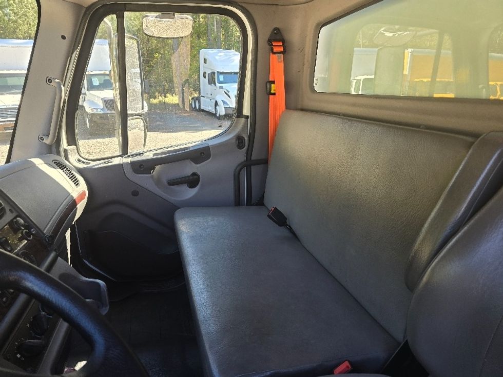 Medium Duty Box Truck-Light and Medium Duty Trucks-Freightliner-2019-M2-Suwanee-GA-192,044\n\t\tmiles-$ 49,750 - Image 19