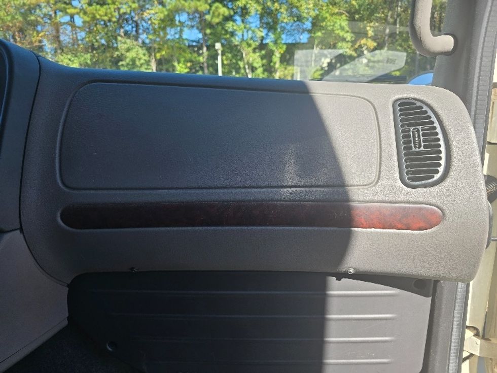 Medium Duty Box Truck-Light and Medium Duty Trucks-Freightliner-2019-M2-Suwanee-GA-192,044\n\t\tmiles-$ 49,750 - Image 21