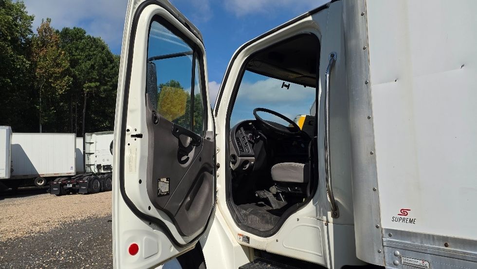 Medium Duty Box Truck-Light and Medium Duty Trucks-Freightliner-2019-M2-Suwanee-GA-279,534\n\t\tmiles-$ 35,750 - Image 16
