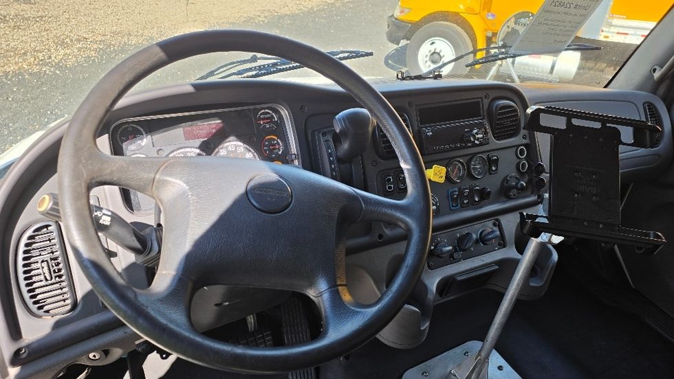 Medium Duty Box Truck-Light and Medium Duty Trucks-Freightliner-2019-M2-Suwanee-GA-279,534\n\t\tmiles-$ 35,750 - Image 18