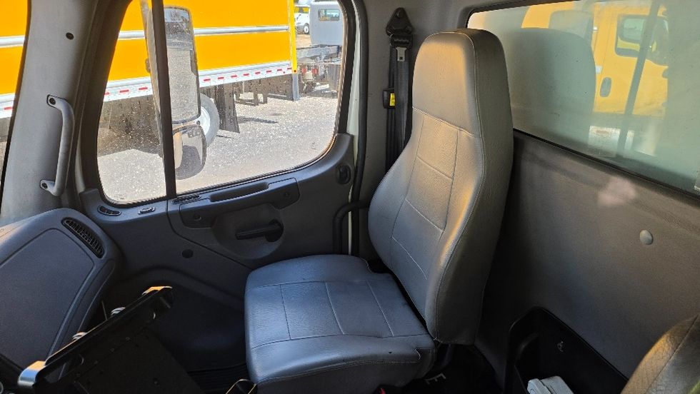 Medium Duty Box Truck-Light and Medium Duty Trucks-Freightliner-2019-M2-Suwanee-GA-279,534\n\t\tmiles-$ 35,750 - Image 19