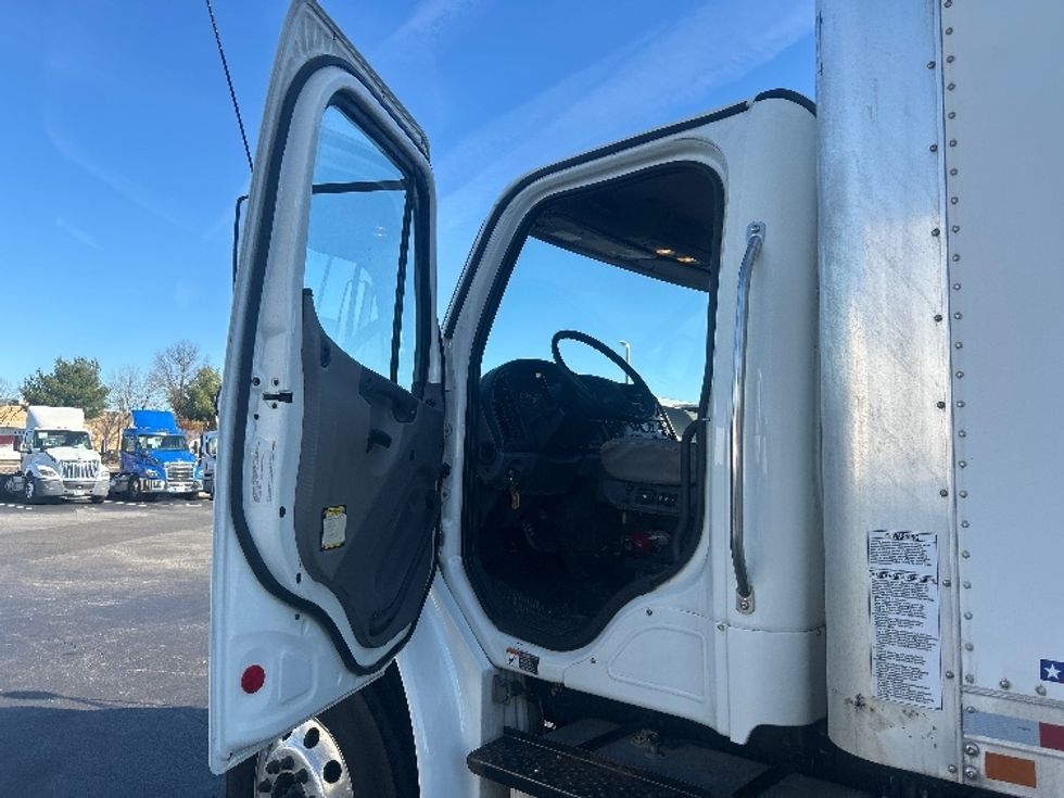 Medium Duty Box Truck-Light and Medium Duty Trucks-Freightliner-2019-M2-Swedesboro-NJ-224,879\n\t\tmiles-$ 52,750 - Image 14