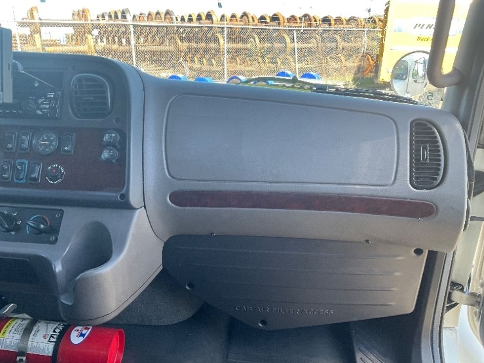 Medium Duty Box Truck-Light and Medium Duty Trucks-Freightliner-2019-M2-Tacoma-WA-147,076\n\t\tmiles-$ 55,750 - Image 20