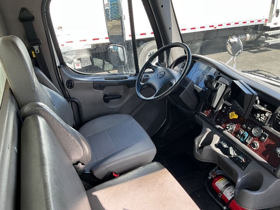 Medium Duty Box Truck-Light and Medium Duty Trucks-Freightliner-2019-M2-Tacoma-WA-147,076\n\t\tmiles-$ 55,750 - Image 23