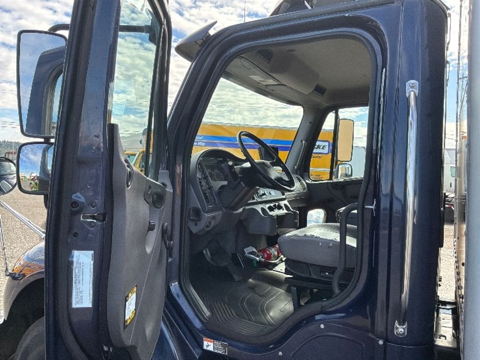 Medium Duty Box Truck-Light and Medium Duty Trucks-Freightliner-2019-M2-Tacoma-WA-176,512\n\t\tmiles-$ 49,250 - Image 16