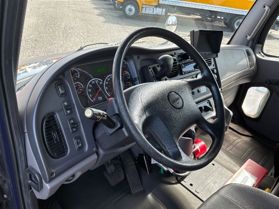 Medium Duty Box Truck-Light and Medium Duty Trucks-Freightliner-2019-M2-Tacoma-WA-176,512\n\t\tmiles-$ 49,250 - Image 17