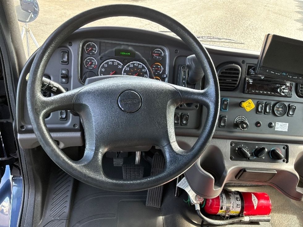 Medium Duty Box Truck-Light and Medium Duty Trucks-Freightliner-2019-M2-Tacoma-WA-176,512\n\t\tmiles-$ 49,250 - Image 18