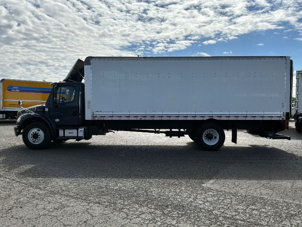 Medium Duty Box Truck-Light and Medium Duty Trucks-Freightliner-2019-M2-Tacoma-WA-176,512\n\t\tmiles-$ 49,250 - Image 4