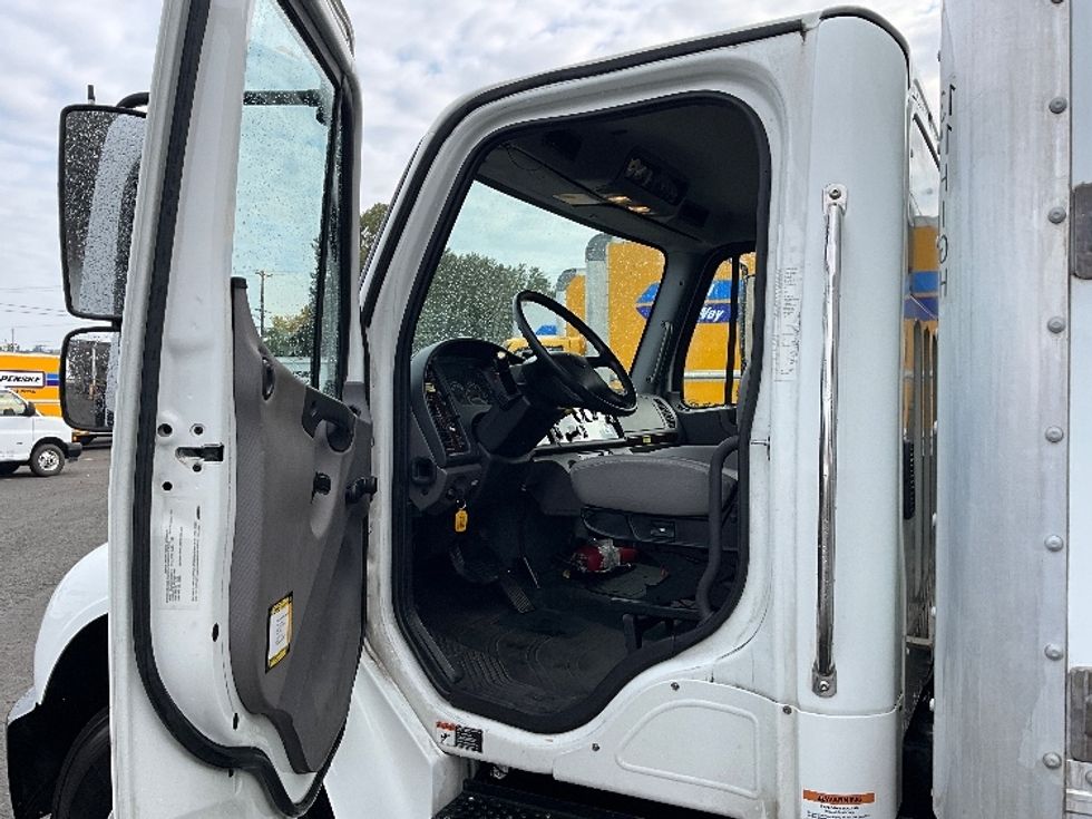 Medium Duty Box Truck-Light and Medium Duty Trucks-Freightliner-2019-M2-Tacoma-WA-90,143\n\t\tmiles-$ 62,250 - Image 16