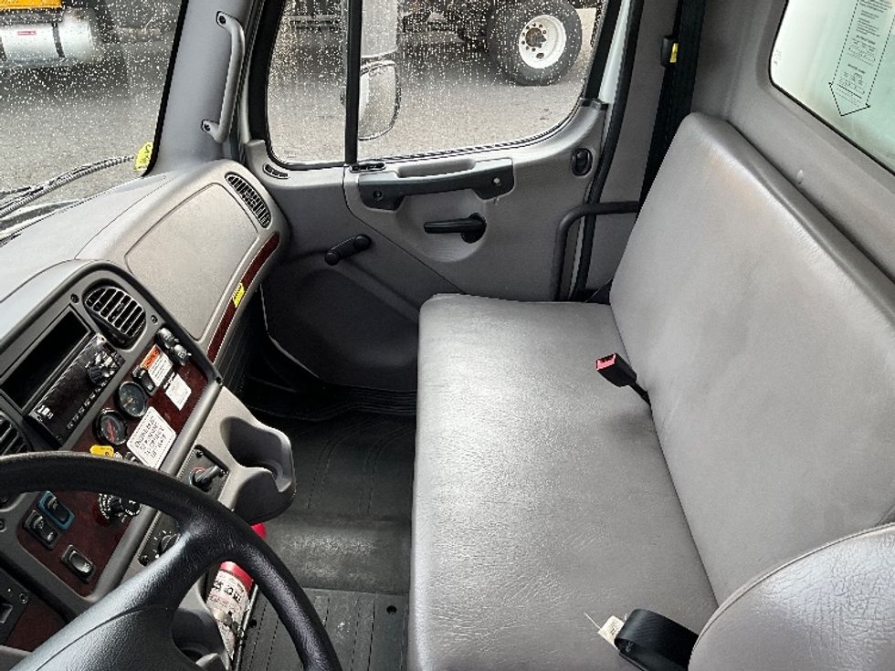 Medium Duty Box Truck-Light and Medium Duty Trucks-Freightliner-2019-M2-Tacoma-WA-90,143\n\t\tmiles-$ 62,250 - Image 19