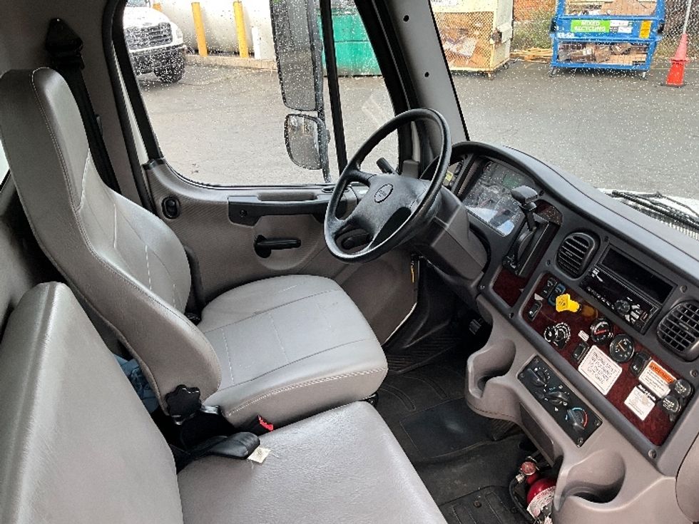 Medium Duty Box Truck-Light and Medium Duty Trucks-Freightliner-2019-M2-Tacoma-WA-90,143\n\t\tmiles-$ 62,250 - Image 22