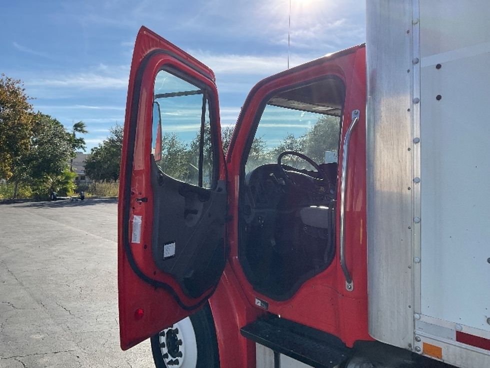 Medium Duty Box Truck-Light and Medium Duty Trucks-Freightliner-2019-M2-Tampa-FL-120,871\n\t\tmiles-$ 59,500 - Image 16