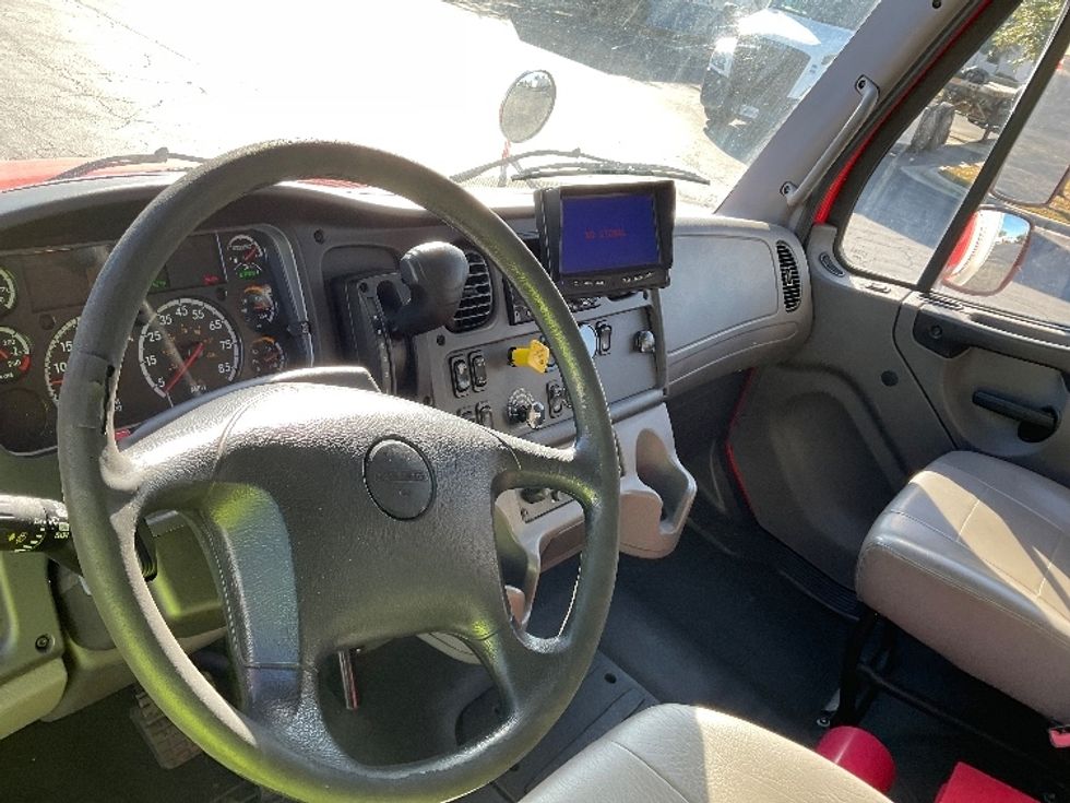 Medium Duty Box Truck-Light and Medium Duty Trucks-Freightliner-2019-M2-Tampa-FL-120,871\n\t\tmiles-$ 59,500 - Image 17