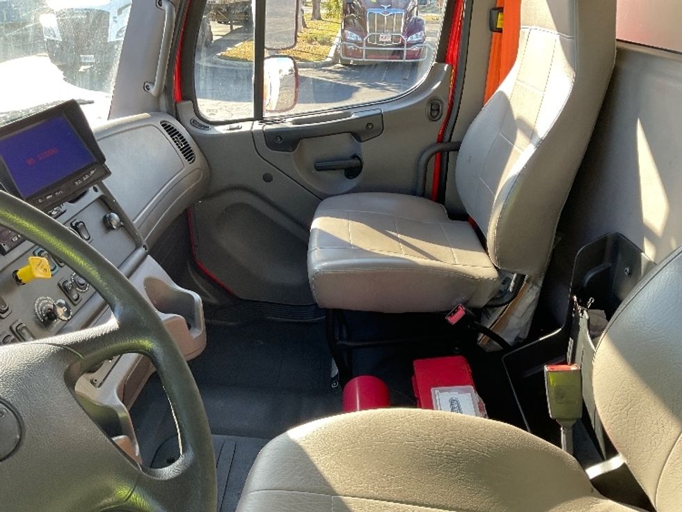 Medium Duty Box Truck-Light and Medium Duty Trucks-Freightliner-2019-M2-Tampa-FL-120,871\n\t\tmiles-$ 59,500 - Image 19
