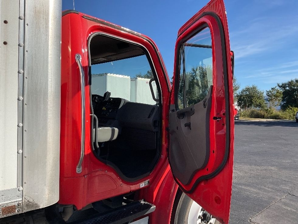 Medium Duty Box Truck-Light and Medium Duty Trucks-Freightliner-2019-M2-Tampa-FL-120,871\n\t\tmiles-$ 59,500 - Image 20