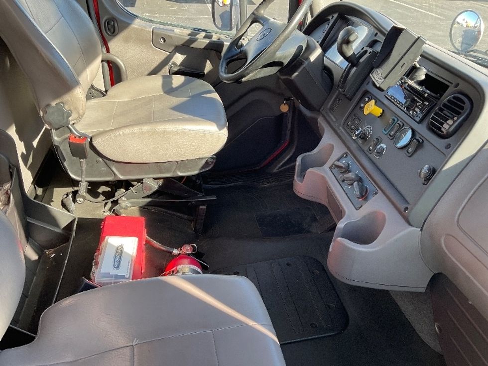 Medium Duty Box Truck-Light and Medium Duty Trucks-Freightliner-2019-M2-Tampa-FL-120,871\n\t\tmiles-$ 59,500 - Image 22