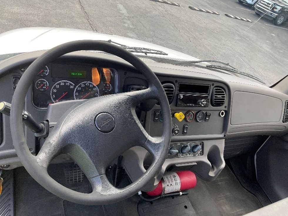 Medium Duty Box Truck-Light and Medium Duty Trucks-Freightliner-2019-M2-Tampa-FL-132,512\n\t\tmiles-$ 56,500 - Image 18