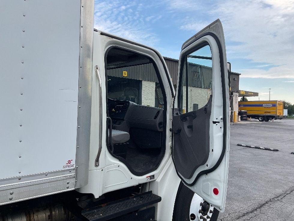 Medium Duty Box Truck-Light and Medium Duty Trucks-Freightliner-2019-M2-Tampa-FL-132,512\n\t\tmiles-$ 56,500 - Image 20
