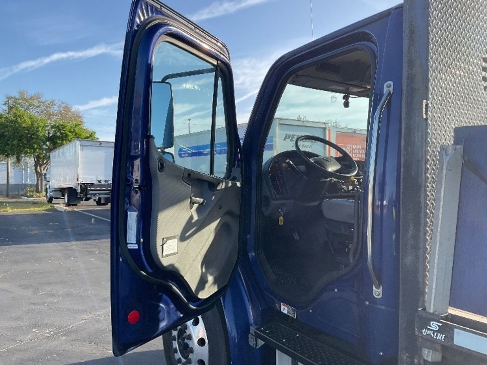 Medium Duty Box Truck-Light and Medium Duty Trucks-Freightliner-2019-M2-Tampa-FL-168,705\n\t\tmiles-$ 42,250 - Image 16