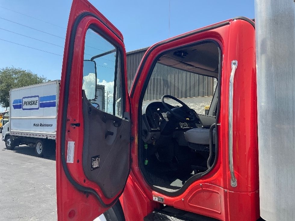 Medium Duty Box Truck-Light and Medium Duty Trucks-Freightliner-2019-M2-Tampa-FL-189,022\n\t\tmiles-$ 50,750 - Image 16