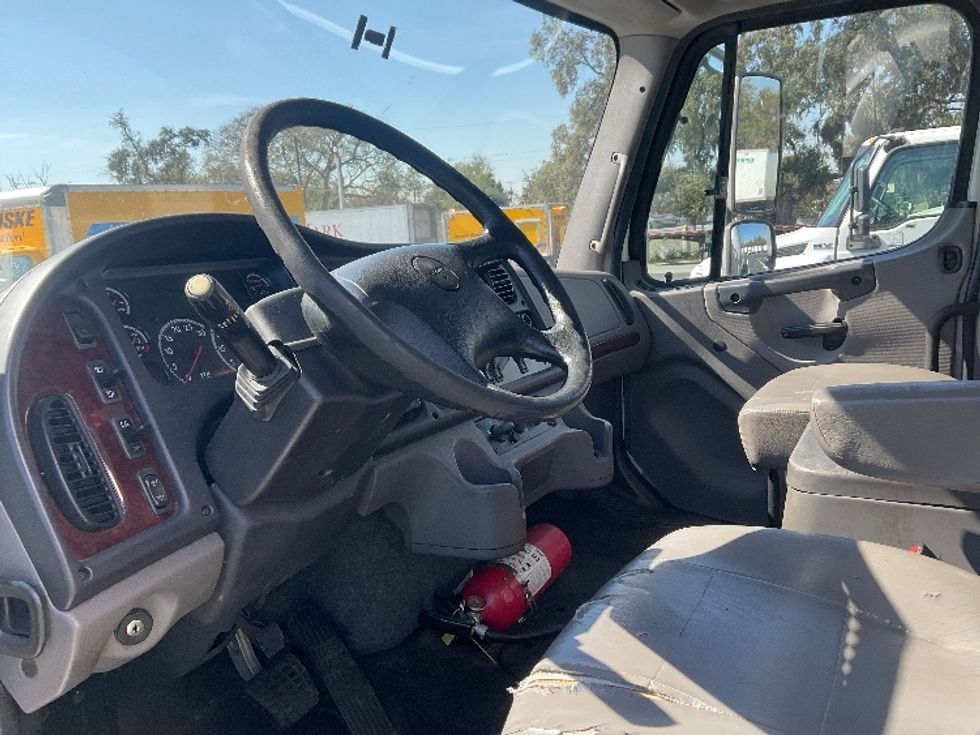 Medium Duty Box Truck-Light and Medium Duty Trucks-Freightliner-2019-M2-Tampa-FL-209,132\n\t\tmiles-$ 34,000 - Image 17