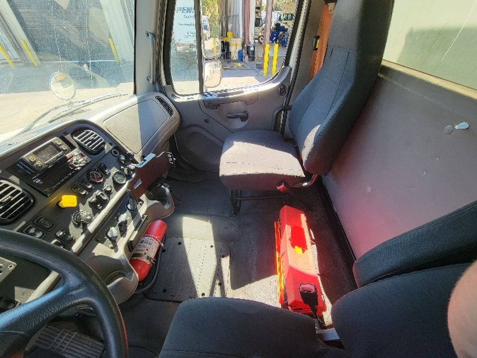 Medium Duty Box Truck-Light and Medium Duty Trucks-Freightliner-2019-M2-Tampa-FL-221,724\n\t\tmiles-$ 45,750 - Image 19