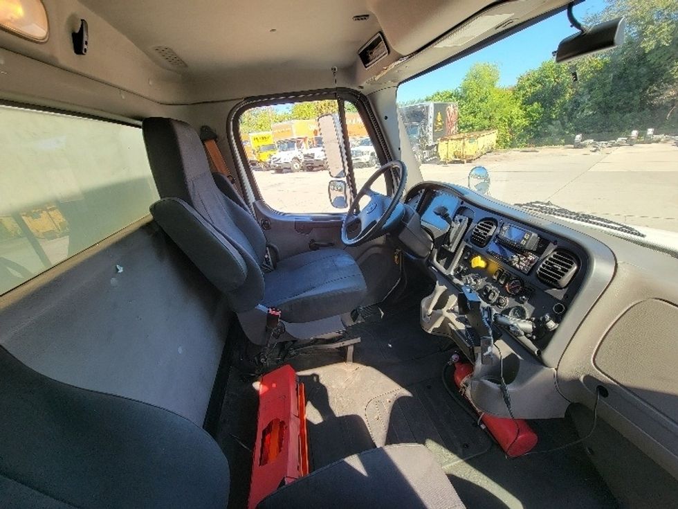 Medium Duty Box Truck-Light and Medium Duty Trucks-Freightliner-2019-M2-Tampa-FL-221,724\n\t\tmiles-$ 45,750 - Image 22