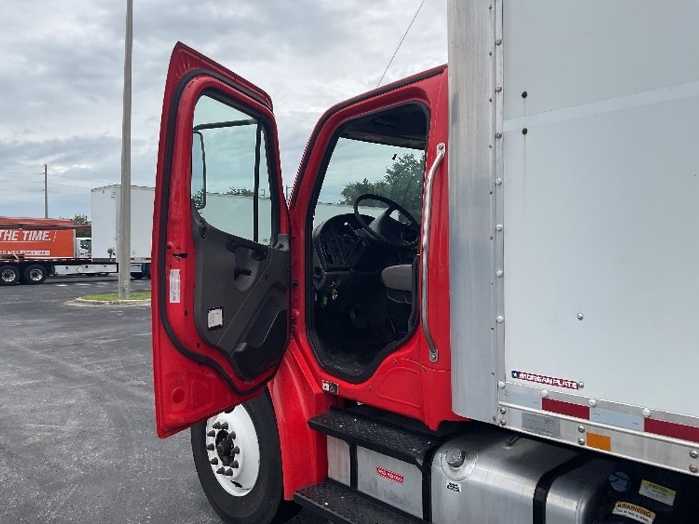 Medium Duty Box Truck-Light and Medium Duty Trucks-Freightliner-2019-M2-Tampa-FL-230,947\n\t\tmiles-$ 42,500 - Image 16