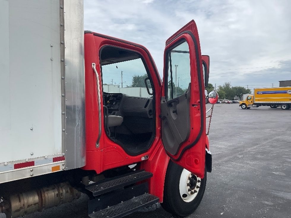 Medium Duty Box Truck-Light and Medium Duty Trucks-Freightliner-2019-M2-Tampa-FL-230,947\n\t\tmiles-$ 42,500 - Image 20