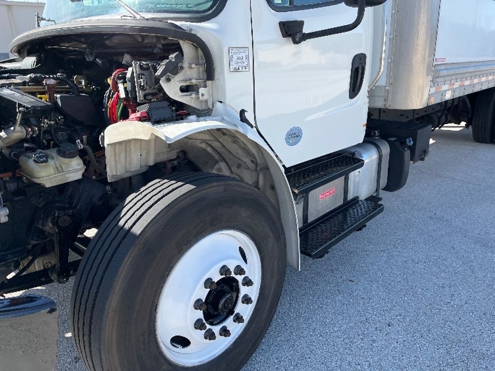 Medium Duty Box Truck-Light and Medium Duty Trucks-Freightliner-2019-M2-Tampa-FL-242,200\n\t\tmiles-$ 37,000 - Image 24