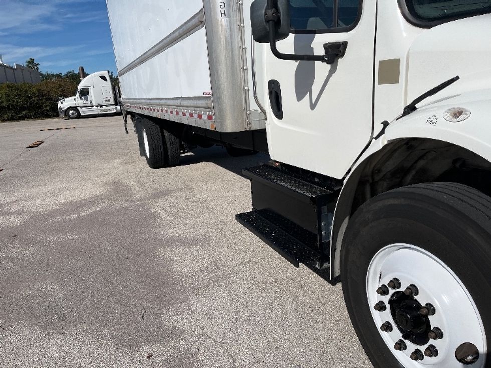 Medium Duty Box Truck-Light and Medium Duty Trucks-Freightliner-2019-M2-Tampa-FL-242,200\n\t\tmiles-$ 37,000 - Image 26