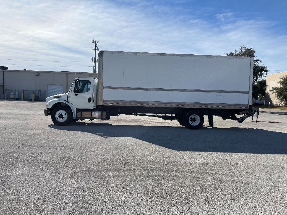 Medium Duty Box Truck-Light and Medium Duty Trucks-Freightliner-2019-M2-Tampa-FL-242,200\n\t\tmiles-$ 37,000 - Image 4